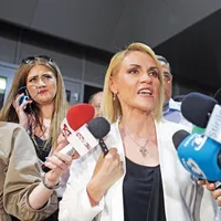 EȘEC Gabriela Firea îi ajută pe tinerii din centrele de plasament cum le-a ajutat și pe victimele violenței domestice. Mai mult pe hârtie - Foto: INQUAM PHOTOS/ Octav Ganea