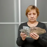 Câți pensionari au pensie peste 10.000 lei? Din iulie vor lua mai puțini bani la pensie. De ce? - Foto: Freepik