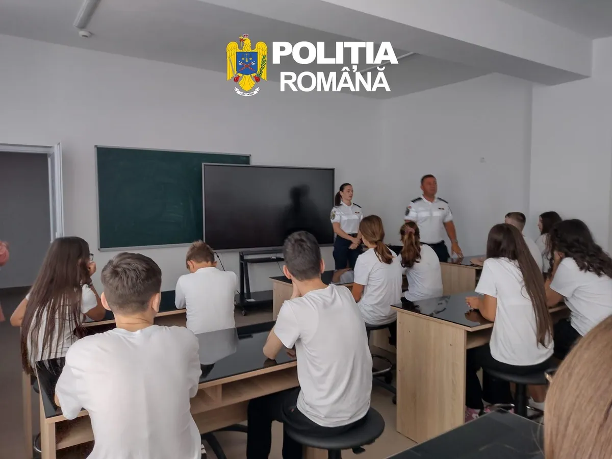 Acțiune a Poliției Române în școli - Foto: Poliția Română