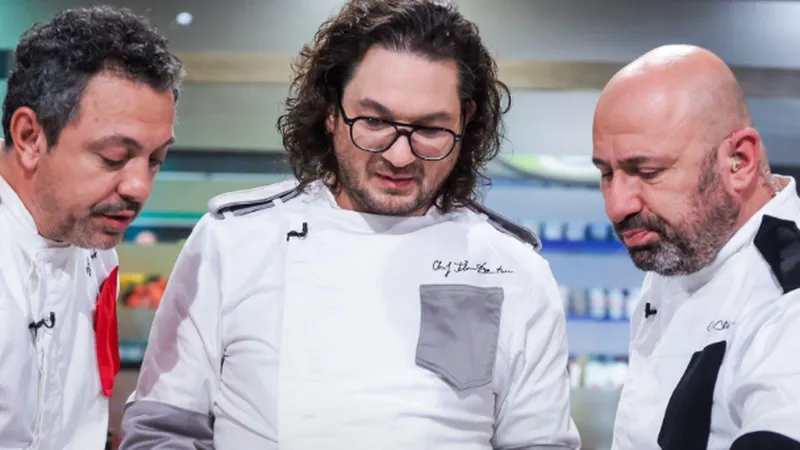 Câți bani vor primi Bontea, Dumitrescu și Scărlătescu, pentru a reveni la MasterChef? - Foto: Facebook