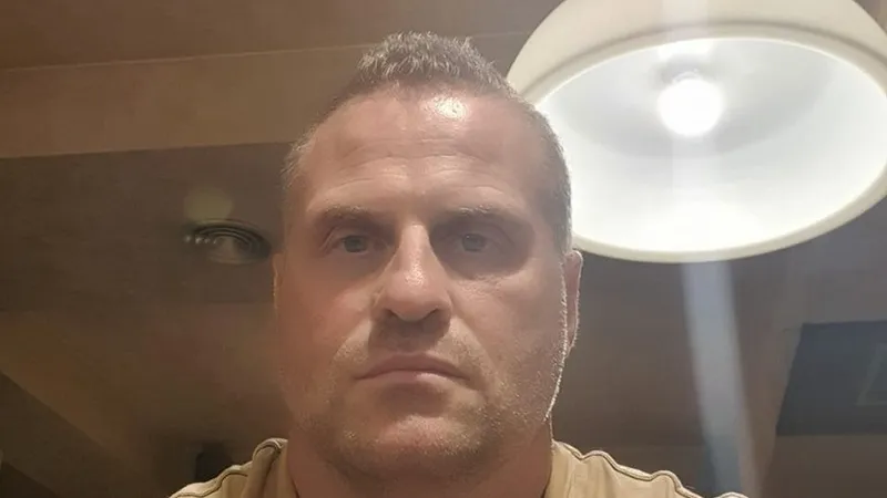 Călin Marincuș, extermistul care l-a amenințat pe Raed Arafat cu moartea: Îl invit la masă și îi dau și femeia mea Foto: Facebook