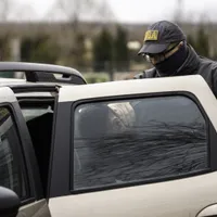 Un polițist a fost prins în flagrant când lua șpagă Foto: Facebook/ DGA (rol ilustrativ)
