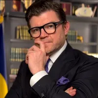 Consultant Anton Pisaroglu announces his candidacy for the Romanian Presidency Foto: TikTok