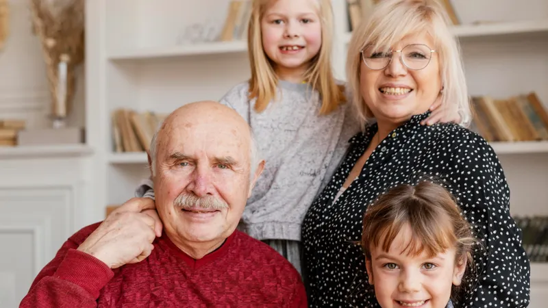 Ajutoarele sociale și pensie se plătesc mai repede. Vești bune pentru pensionari și elevi Foto: Freepik (fotografie cu caracter ilustrativ)