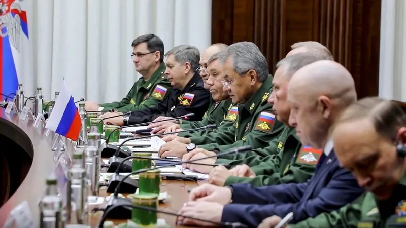 10 noiembrie 2018. Întâlinire de lucru Rusia - Libia- În delegaţie sunt prezenţi Şoigu, Gherasimov şi Prigojin, în civil - Foto: Profimedia Images