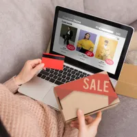 Foto: Shopiing online, verificat de ANAF Sursa: Freepik (rol ilsutrativ)