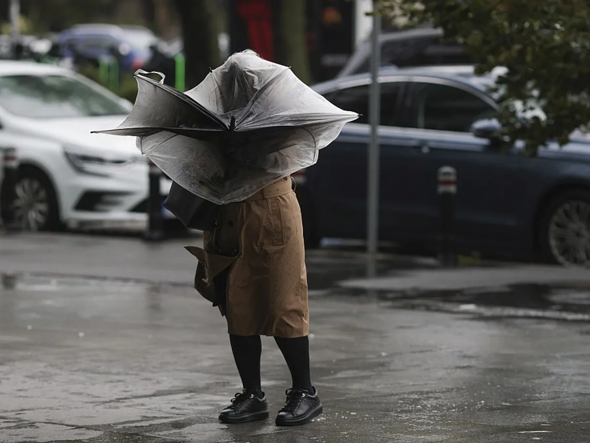 Furtună, azi, în Bucureşti - Foto: INQUAM PHOTOS/Octav Ganea