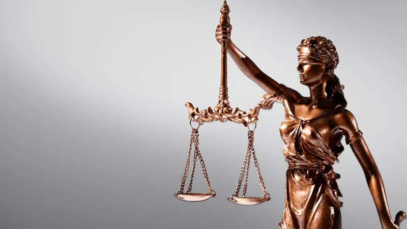 Război total pe pensiile speciale de 25.000 lei. Magistrații îl amenință pe Bolojan că îl duc la CCR - Foto: Freepi
