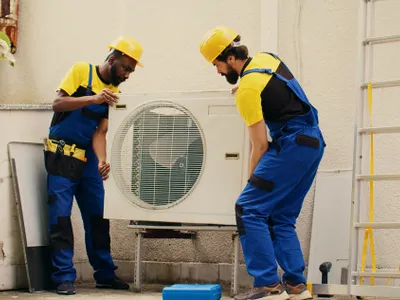 Instalare pompă căldură aer-apă - Foto: Freepik (imagine cu rol ilustrativ)