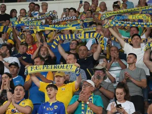 Mai mulți suporteri au fost amendați după meciul dintre Petrolul Ploiești și FCSB. De ce? - Foto: Arhiva (imagine cu rol ilustrativ)