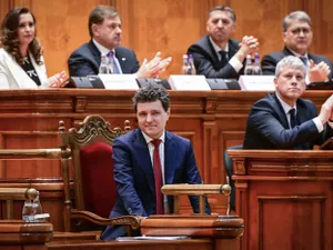 Cine trebuie să cedeze pentru formarea unui guvern stabil. Rolul lui Nicușor Dan Foto: profimediaimages.ro