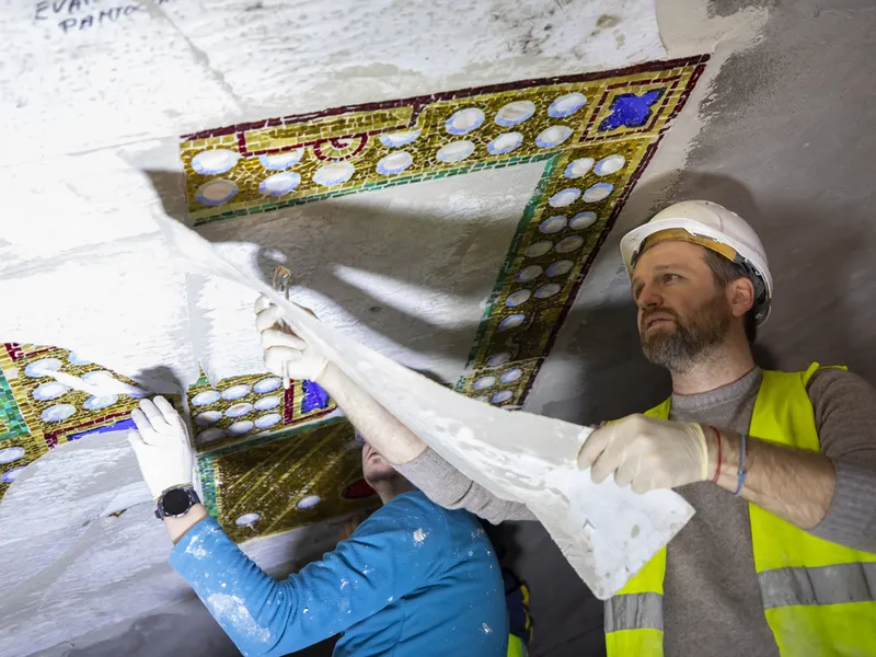 Mozaicul de 2,4 tone de la Catedrala Națională, finalizat. Începe montarea icoanei Pantocrator - Foto: basilica.ro