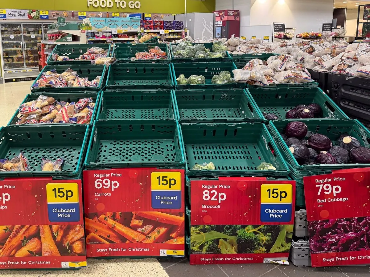 Raionul de vegetale dintr-un hypermarket Tesco din Buckinghamshire, Marea Britanie - Foto: Profimedia Images