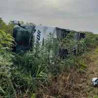 Accident autocar - FOTO: news.ro