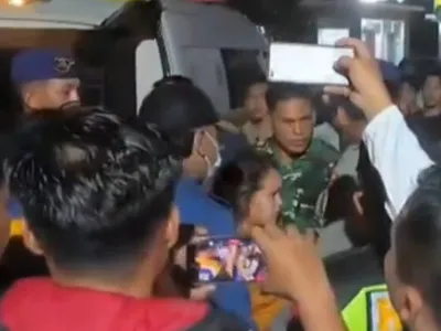 A murit alături de trei dintre copiii săi, la 13.000 de kilometri de casă. Cum s-a petrecut tragedia