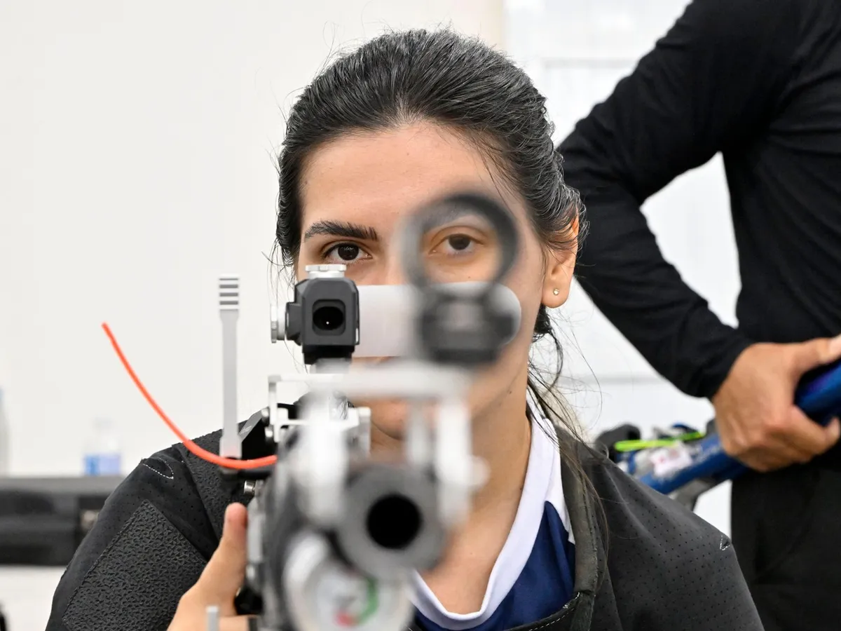 EXCLUSIV 105.000 de români dețin arme letale acasă. Unii au chiar două. Când le pot folosi? - Foto: Profimedia Images