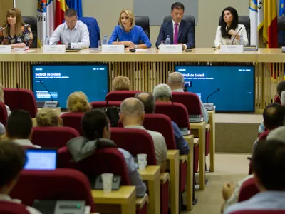 Primăria Capitalei nu a rezolvat problema transportului în comun. Foto Inquam Photos/Alexandra Pandrea