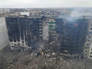 Forțele rusești bombardează centrale electrice și clădiri rezidențiale din regiunea Harkov/FOTO: Twitter