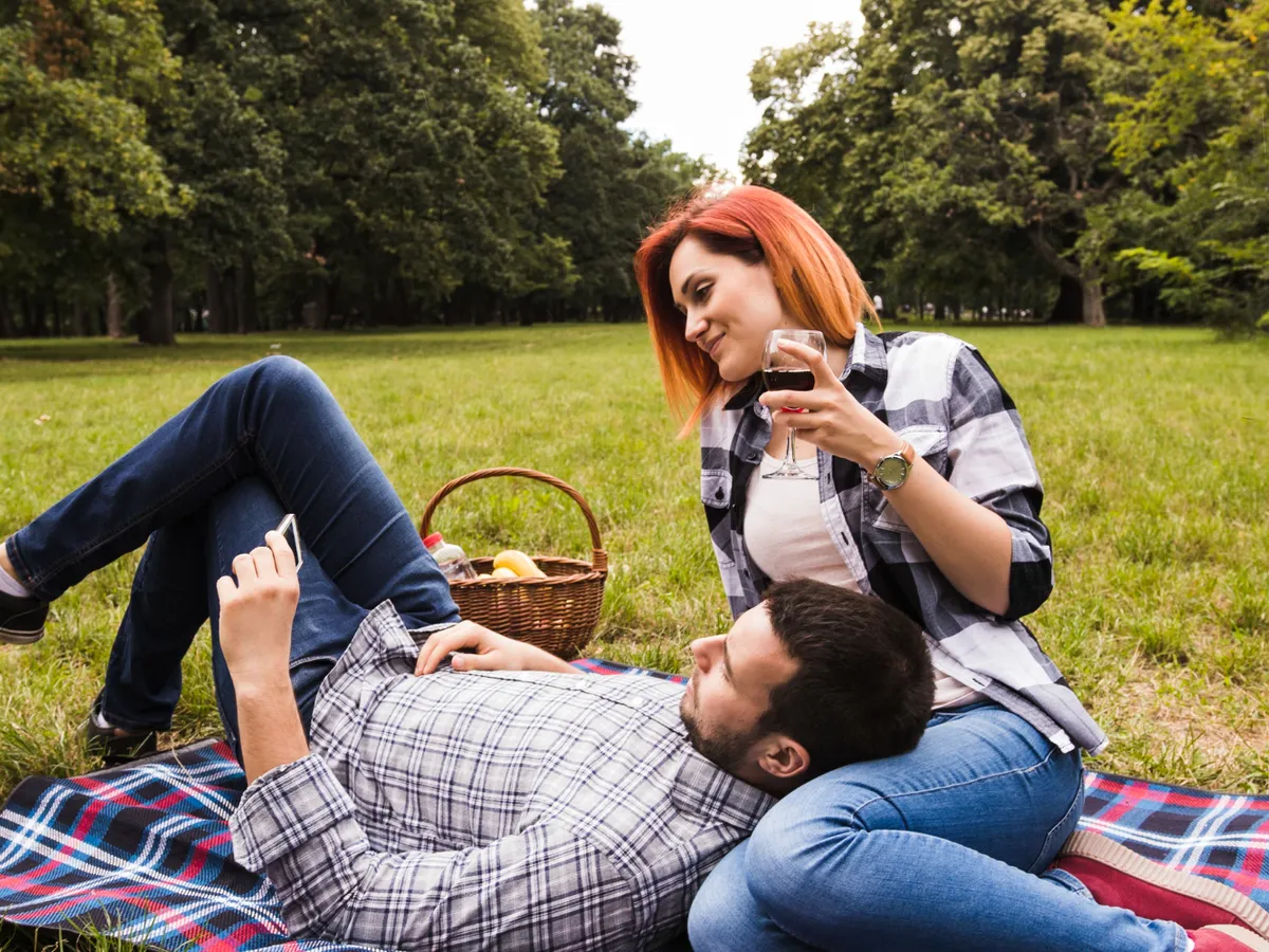 Ce amendă riști dacă faci picnic în pădure și nu strângi gunoiaele. Unde poți sta fără să iei amendă?