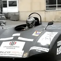 O mașină de curse cu panouri solare a fost construită la Cluj. Captura TVR