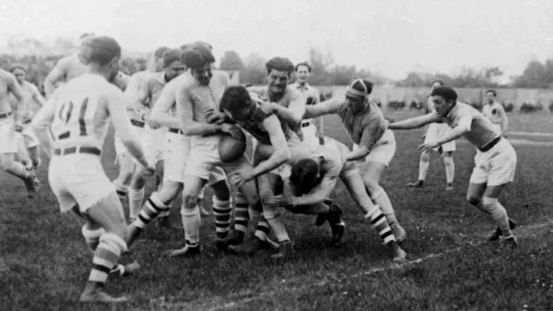 Prima medalie olimpică din istoria sportului românesc, bronzul la rugby în 1924. / Foto: kqed.org