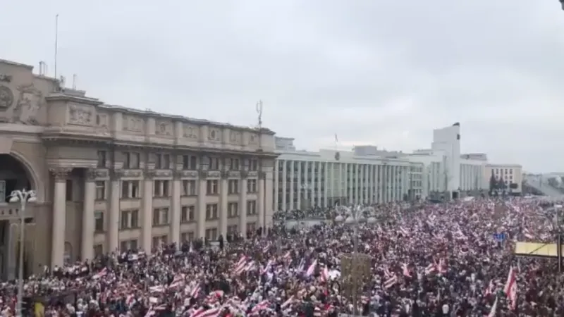 Protest cu zeci de mii de participanți la Minsk. Captură video