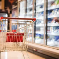 Lidl introduce case de marcat cu autoservire și pentru cărucioarele mari - Foto: Freepik