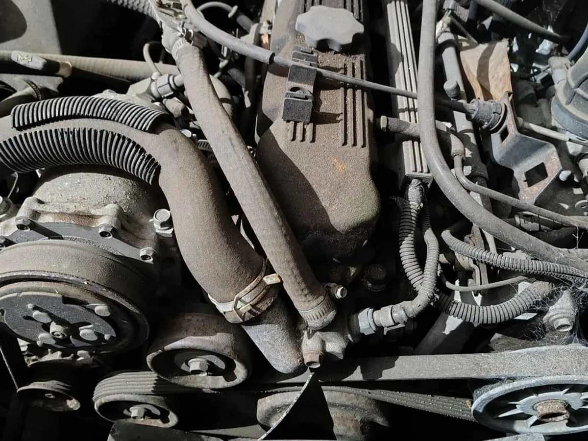 Motor de 2.5 litri și 120 CP de Chrysler pe ARO Hunter - Foto: Facebook / Aro USA