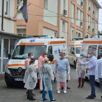 Coadă de ambulanţe la Infecţioase. Nu mai este nici un loc liber/FOTO: ziaruldeiasi.ro