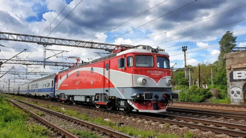 Cu trenul, de la Brașov la Sighișoara: 128 km, în 4h. În 1939, 2h cu locomotiva cu aburi - Foto: brasov.net - Imagine cu rol ilustrativ