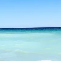 Exista un loc in România unde plaja seamănă cu cea din Maldive. Apa e turcoaz și este liniște multă Foto: Facebook/Plaja Tuzla