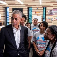 Petrecere cu 500 de invitați pentru ziua lui Obama. FOTO: Facebook