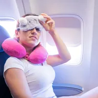 Zbor Amsterdam - București de coșmar. O pasageră de 19 ani, pipăită în somn de un bărbat de 56 ani - Foto: Freepik (Imagine cu rol ilustrativ)