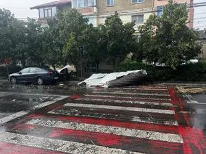 VIDEO METEO Codul roşu din Bucureşti a dat peste cap zborul avioanelor, pe Aeroportul Otopeni - Foto: Facebook/Elisabeth Mocanu