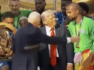 Au apărut imaginile cu Donald Trump ”care schimbă tot”, de la momentul care a făcut înconjurul lumii
