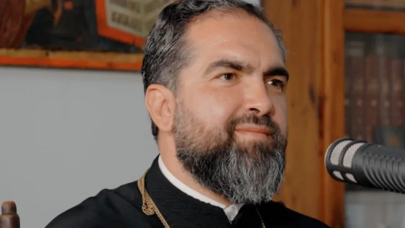 Preotul-regizor Ciprian Mega, reținut după ce i-a ars mașina. Cum a fost demascat - Foto: facebook