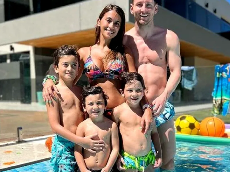 Lionel Messi, Crăciun cu soția super-sexy și copii la piscină, la 35 de grade Celsius. / Foto: click.ro