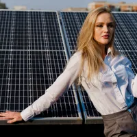 Panourile solare se aleg după poziția casei și acoperișului. Cum primești energie și când sunt nori? - Foto: Freepik