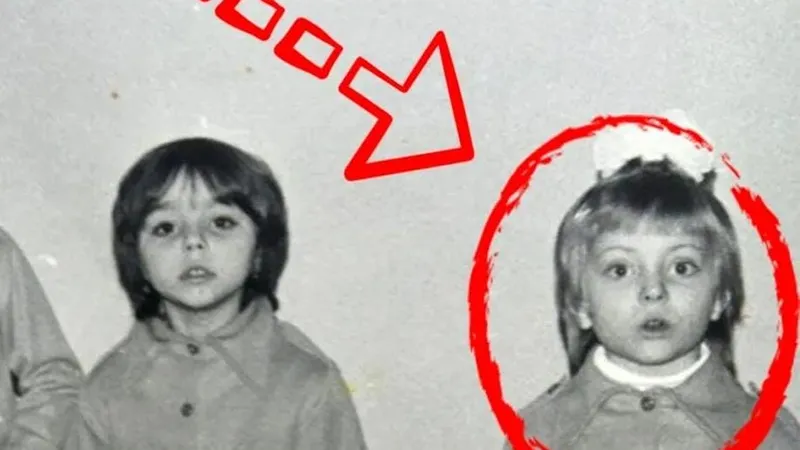 Recunoașteți personajul? Fetița cu codițe, una dintre cele mai cunoscute artiste de la noi din țară - Foto: Libertatea / imagine cu caracter ilustrativ