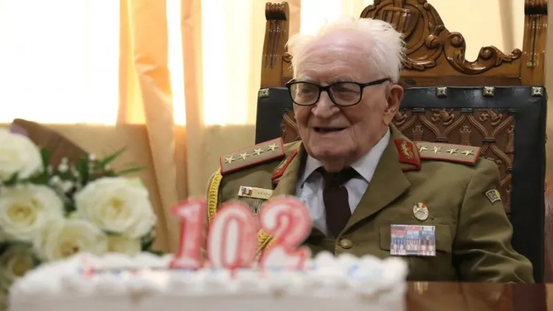 CCR decide dacă cresc pensiile militare. Cu ce sume de bani pot creşte? - Foto:. MApN.ro