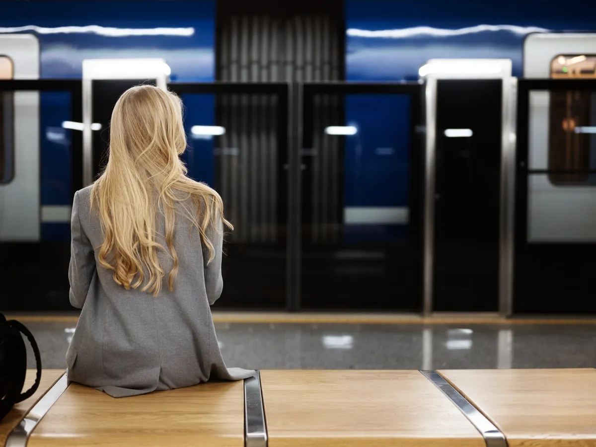 Trenurile CFR Călători trec la ora de vară în noaptea de 28-29 martie, ora 03:00 devine 04:00 oficial