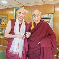 Marcel, alături de Dalai Lama, cel care l-a „botezat“ drept călugăr budist