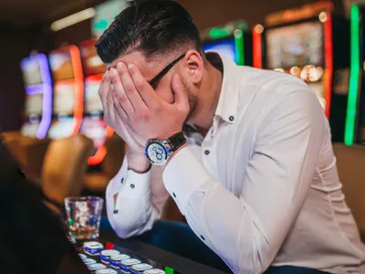 VIDEO „Am pierdut două apartamente”. Tot mai multe orașe din România declară război păcănelelor. Ce spun dependenții de jocuri de noroc