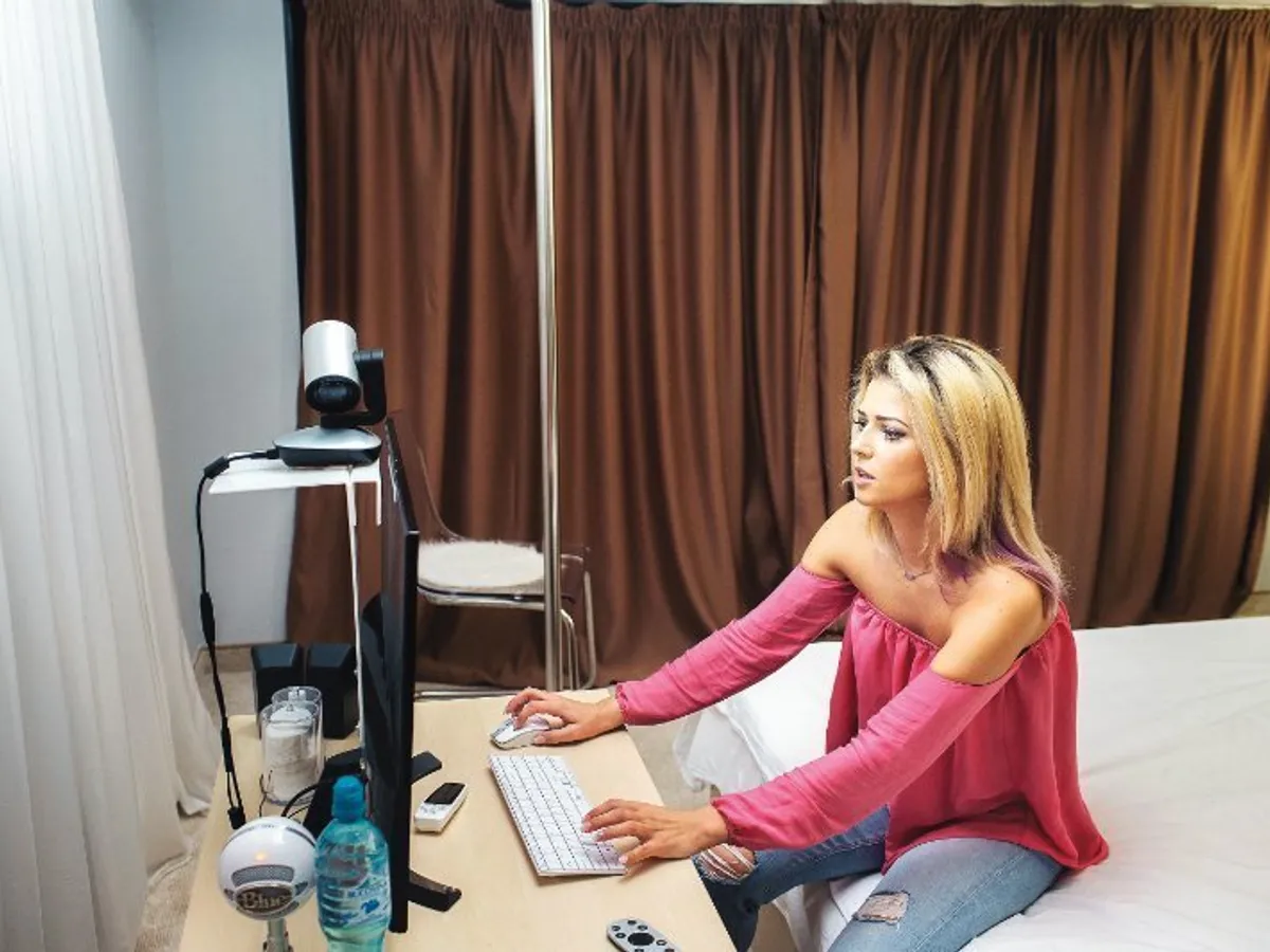 Sistemul de operare este pornit, urmează o nouă sesiune de videochat. Foto Mugur Vărzariu