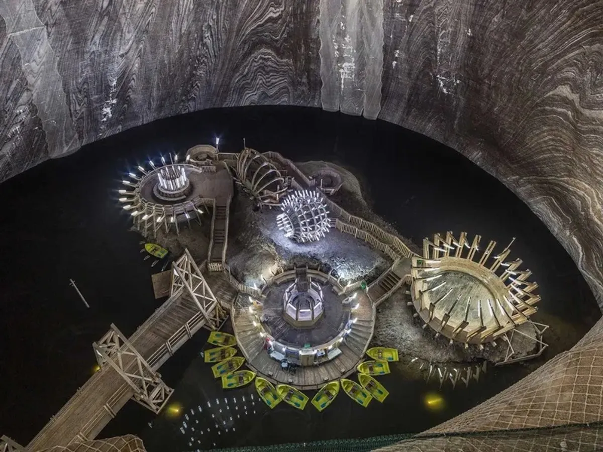 Una dintre cele mai spectaculoase atracții turistice din România, sub sechestru. Primăria se plânge