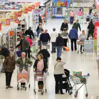 Plafonarea adaosurilor comerciale la alimentele de bază, prelungită. Ciolacu: „S-a temperat specula” - Foto: Profimedia Images/ Imagine cu caracter ilustrativ