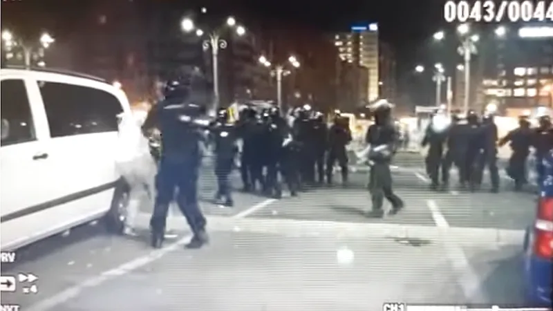 Vlad Gheorghe,
atacat de un jandarm
