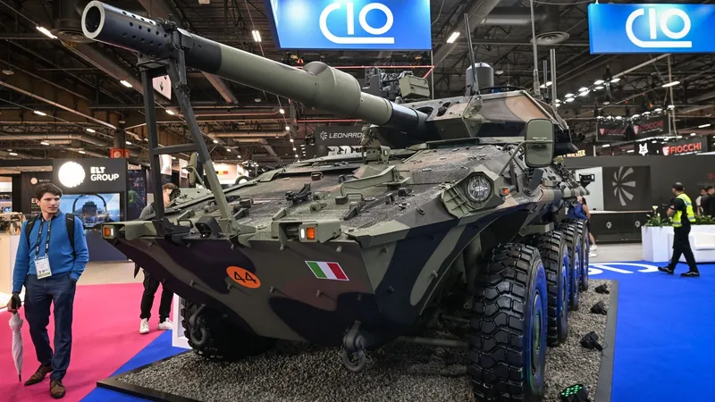 Italia cumpără distrugătoarele de tancuri Centauro II. Nimicesc țintele mai rapid ca tancul Leopard - Foto: Profimedia images
