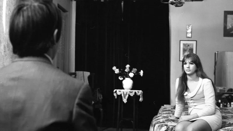 Elena Ioja, în rolul Stelei Mocuța, într-o scenă cu Sebastian Papaiani - Foto: Facebook/Studiourile Buftea