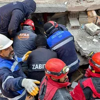 Doi frați de un an au supraviețuit miraculos 40 de ore sub dărămături. Salvați în ultima clipă - FOTO: Profimedia